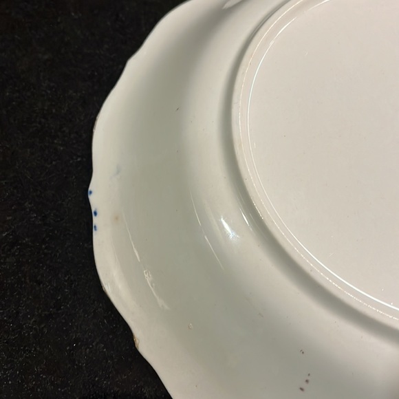 Vintage Flow Blue Bowl with 6 matching fruit bowls. Gold trim and fruit motif. - Picture 12 of 16